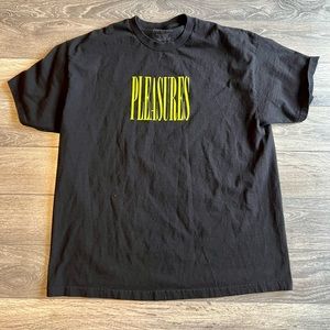 Pleasures brand Tee in XL